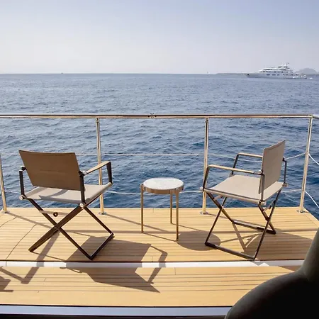 Luxury Yacht Moretti In Tropez *