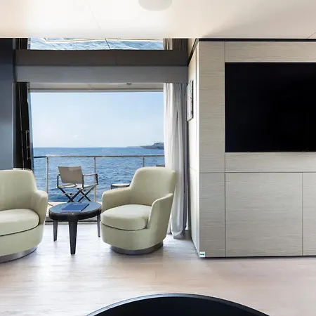 Luxury Yacht Moretti In Tropez Saint-Tropez